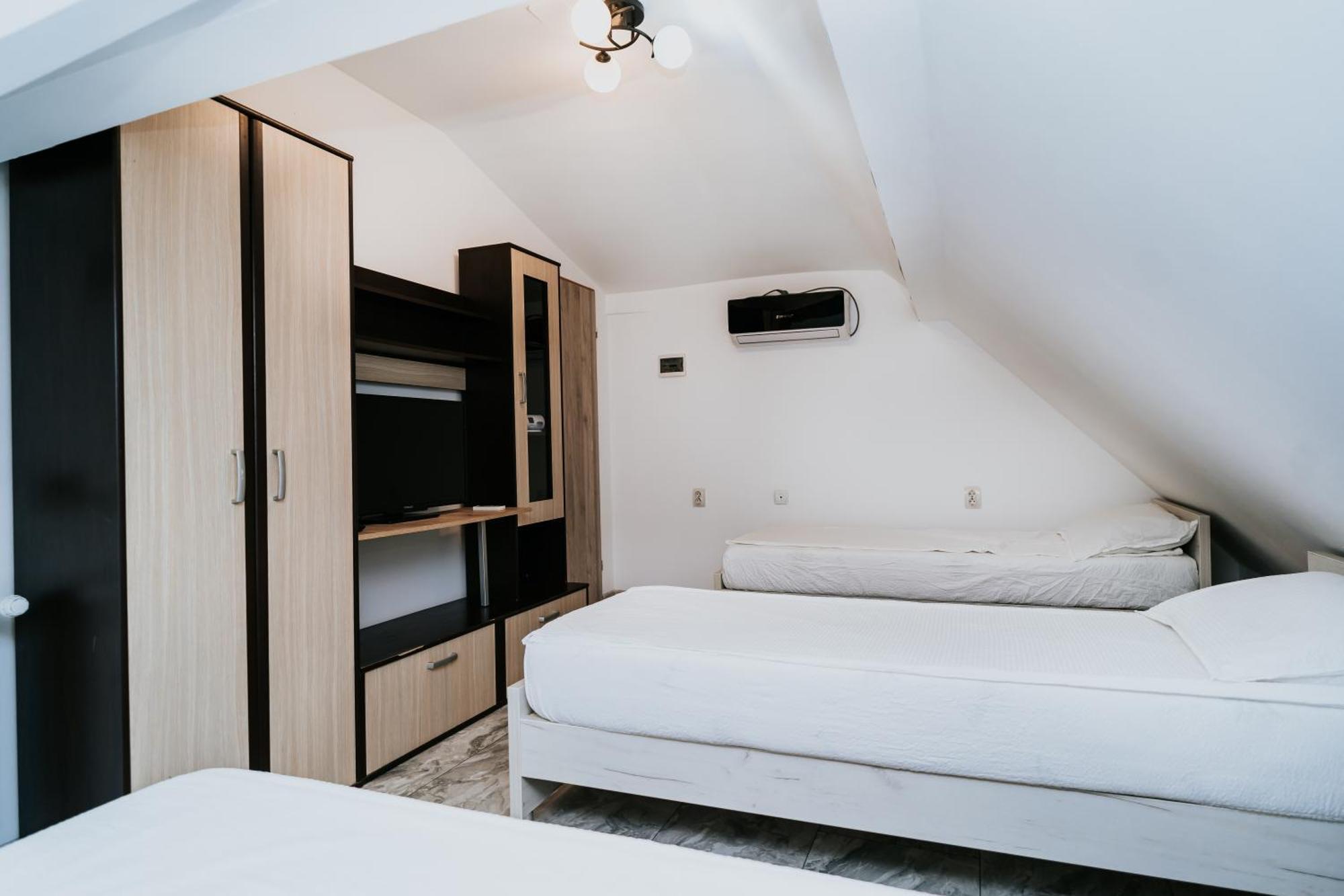 Apartment Attic Сибиу Екстериор снимка