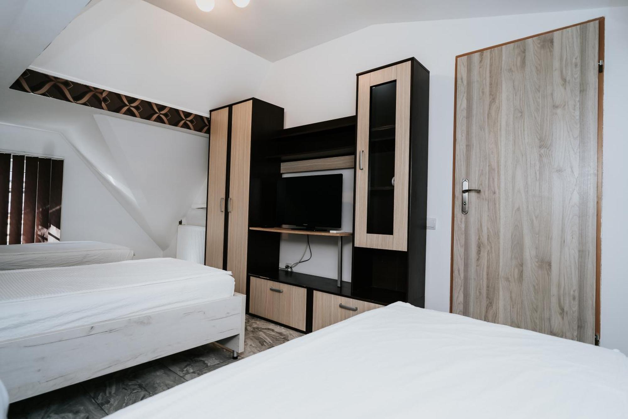 Apartment Attic Сибиу Екстериор снимка
