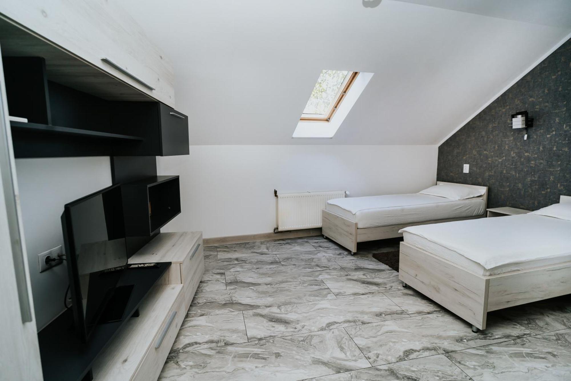 Apartment Attic Сибиу Екстериор снимка